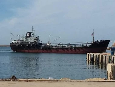 Κατασχέθηκε ελληνικό δεξαμενόπλοιο για λαθρεμπορία καυσίμων στην Λιβύη - Χειροπέδες στο 8μελές πλήρωμα